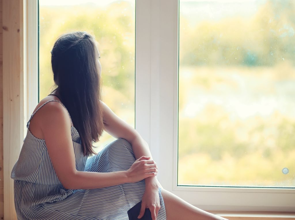 Janela anti-ruído para casa: veja como escolher as melhores